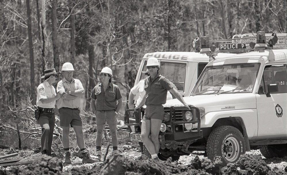 Work grinds to a halt on Look-At-Me-Now headland, 25 November 1991