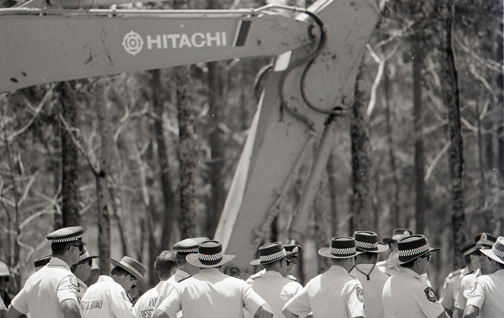Police discuss options to deal with the Look-At-Me-Now protest, 25 November 1991