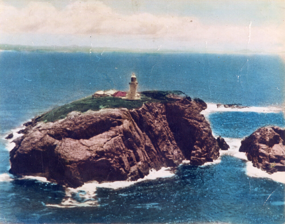 The South Solitary Island compound with Archie and Bird Islands