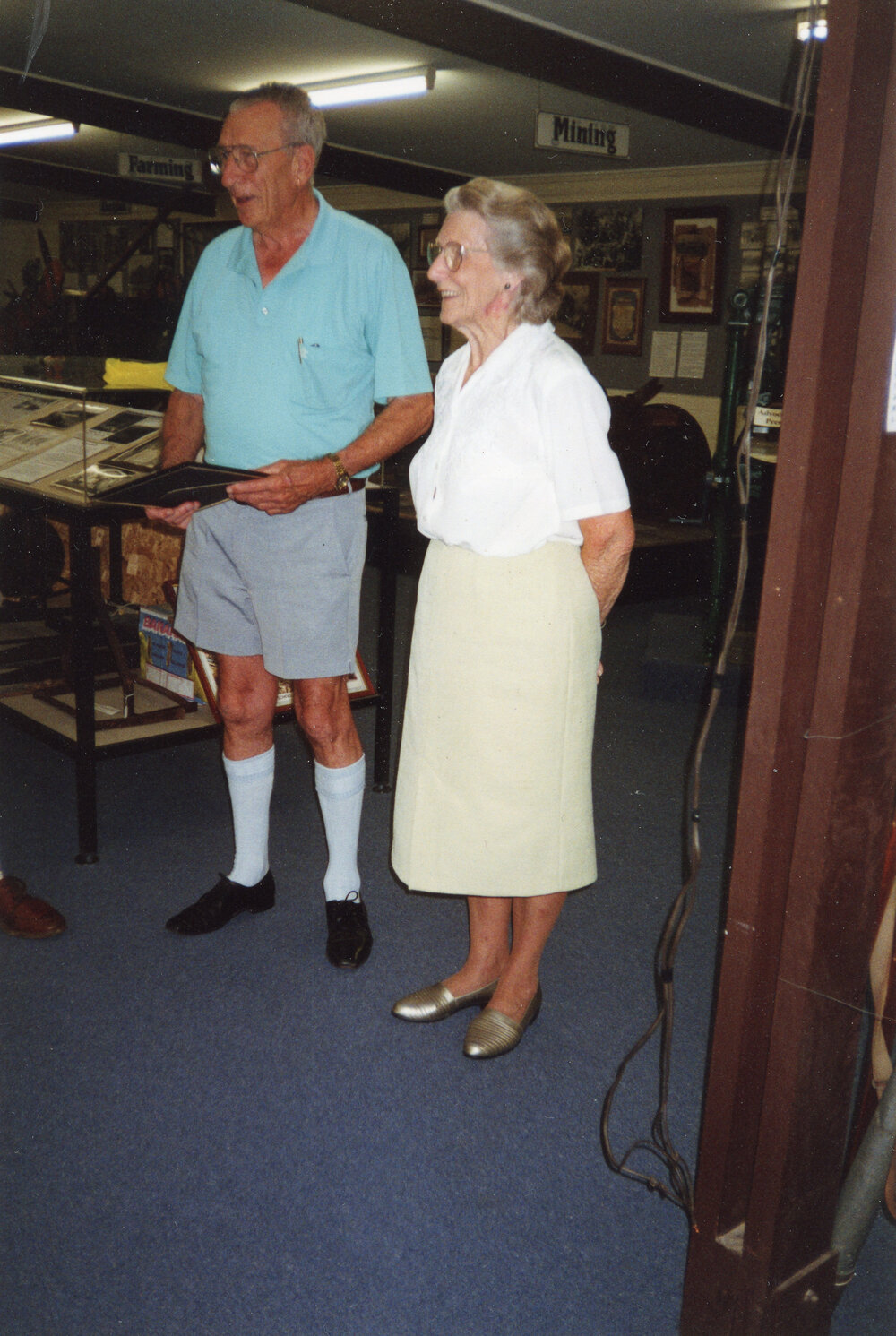 Presentation of the Ringwood Award to Ray Kratz, 1996