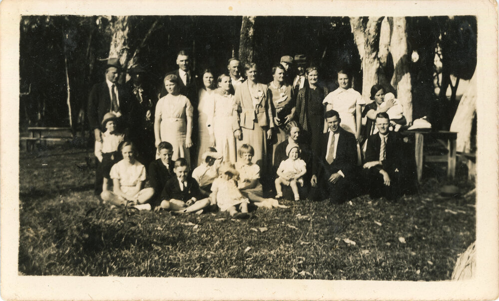 Heber &amp; Gardiner families, 1937