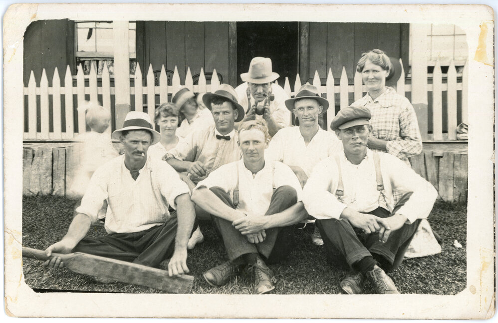 Gardiner family cricket team, 1923