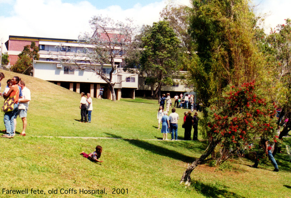 Farewell fete in the gardens of the old Coffs Harbour Hospital, 2001