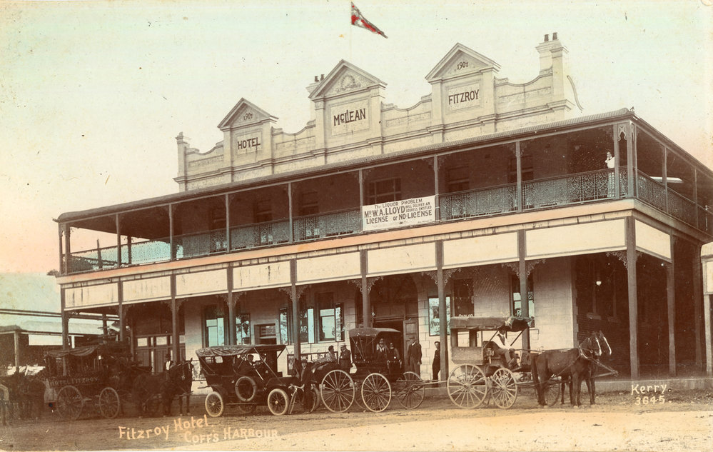The Fitzroy Hotel on the corner of Grafton and McLean Streets, February 1909
