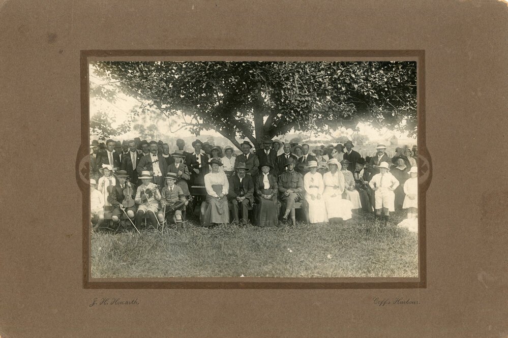 The Ferrett and Houlahan families welcome home Jack Ferrett, 17 January 1918
