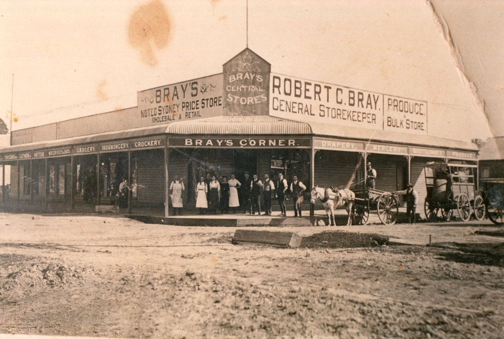 Staff in front of Robert Bray's Central Store, 1908