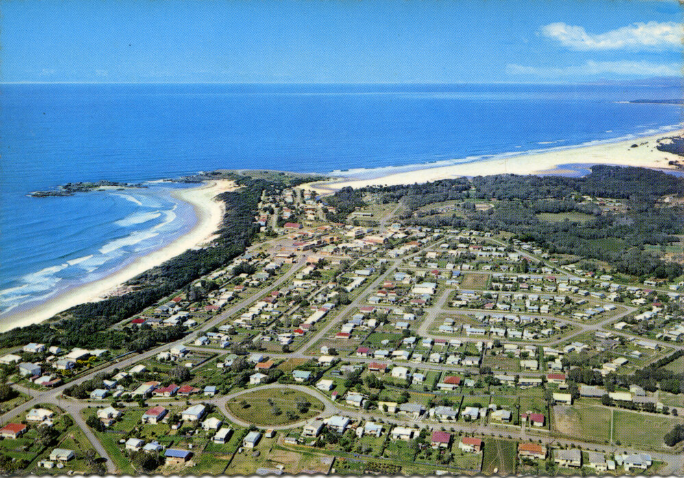 Aerial view of Sawtell showing Coronation Avenue, 17 September 1974