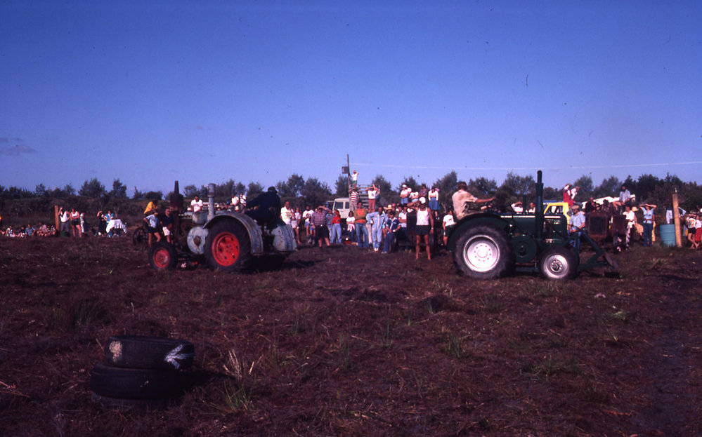 Emerald Beach tractor races celebrate the Banana Republic, c.1981