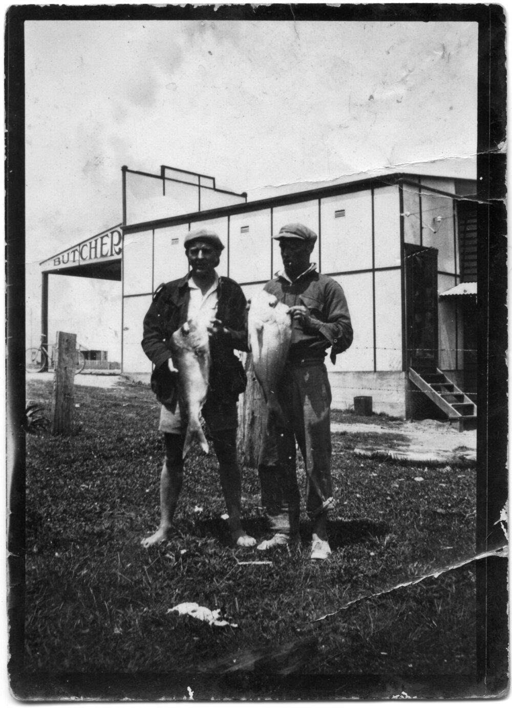 Dagger Ross and Len Robinson with the catch of the day