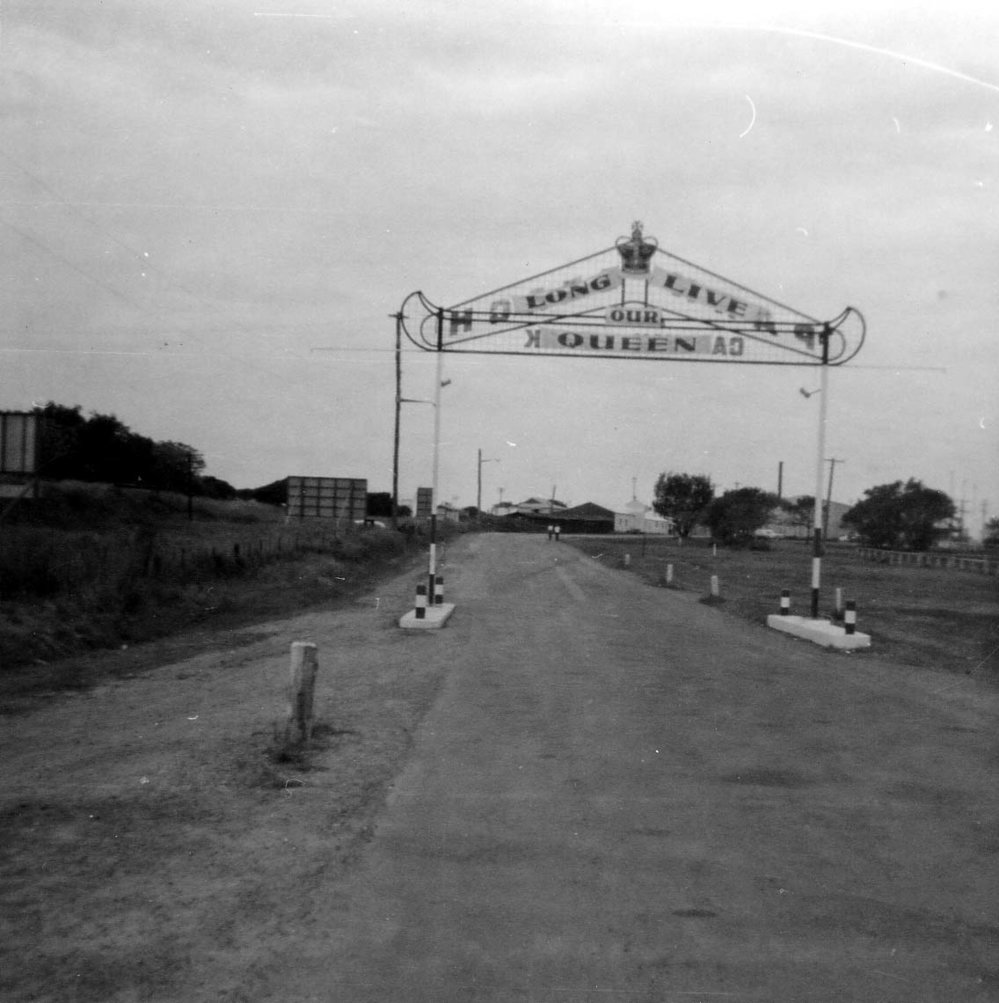 The Royal family is welcomed to Coffs Harbour, April 1970