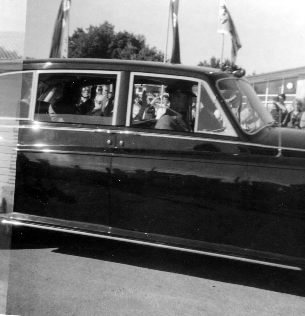 The Royal family is farewelled from Coffs Harbour, 11 April 1970