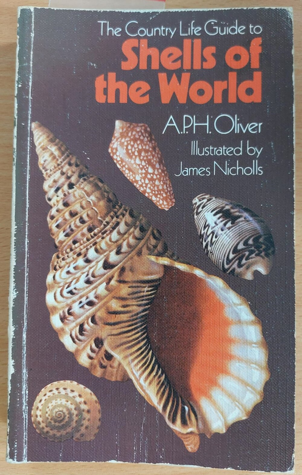 The Country Life Guide to Shells of the World