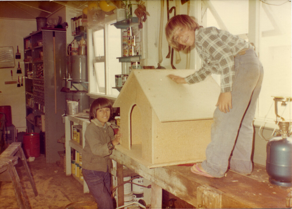 Pete and John Ross build a kennel on South Solitary Island, early 1970s