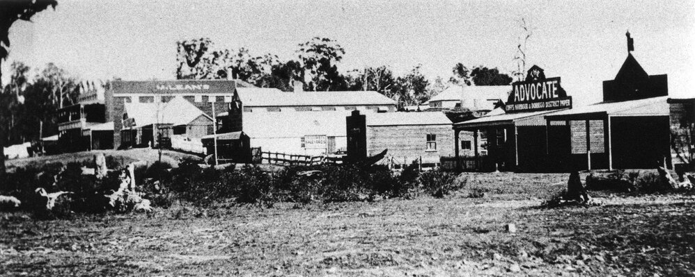 The south end of Moonee Street showing the premises occupied by the "Advocate" newspaper, 1910