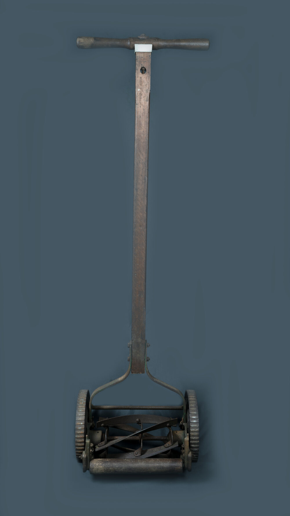 Non-Motorised Lawn Mower