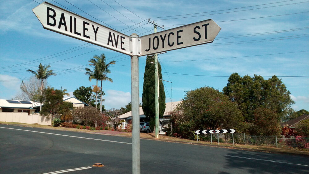 Silent policeman on the corner of Bailey Avenue and Joyce Street in Coffs Harbour, 18 October 2017