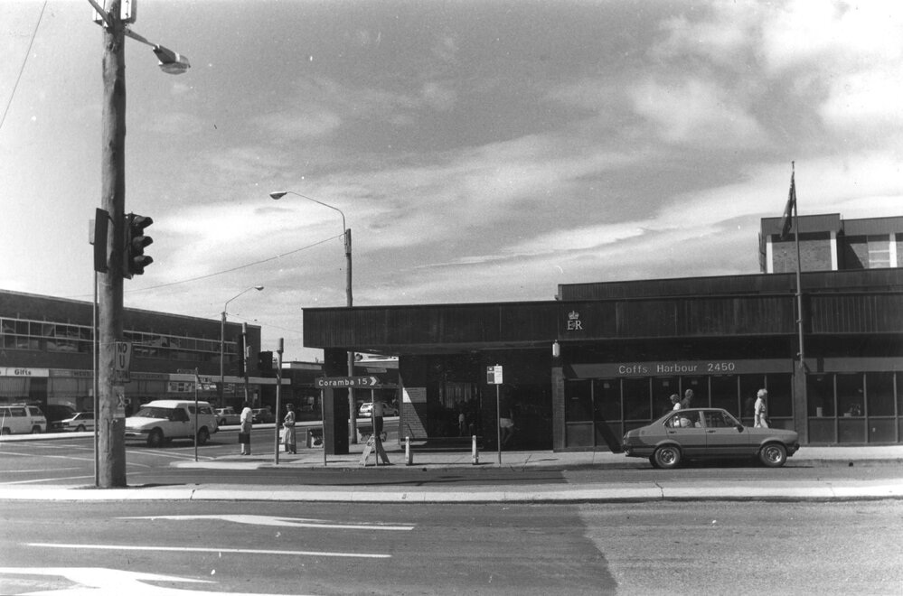 Pacific Highway at West High Street