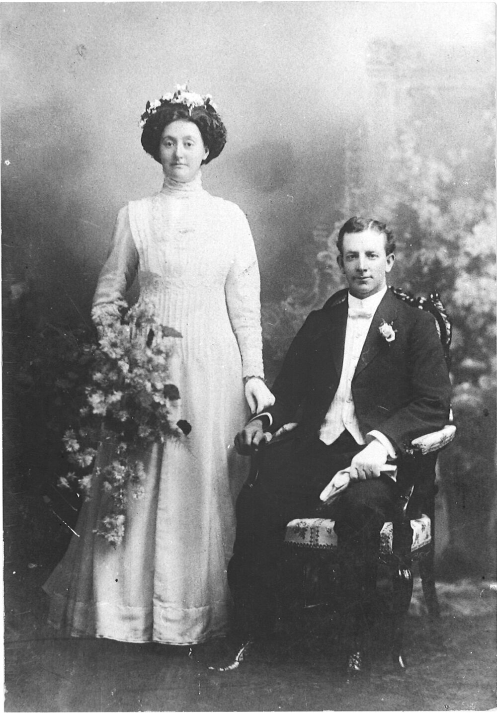 Wedding portrait of Edith Ferrett and George Burling, 1910