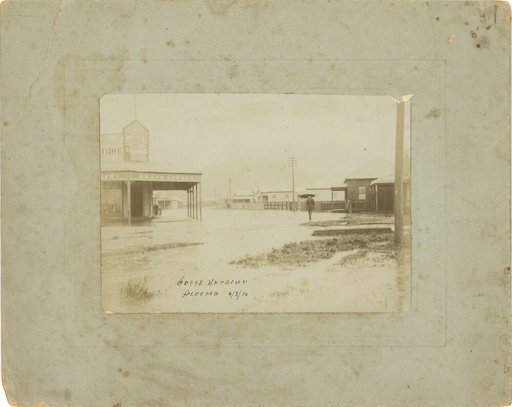 Flooding on Bray's Corner, Coffs Harbour, 1914