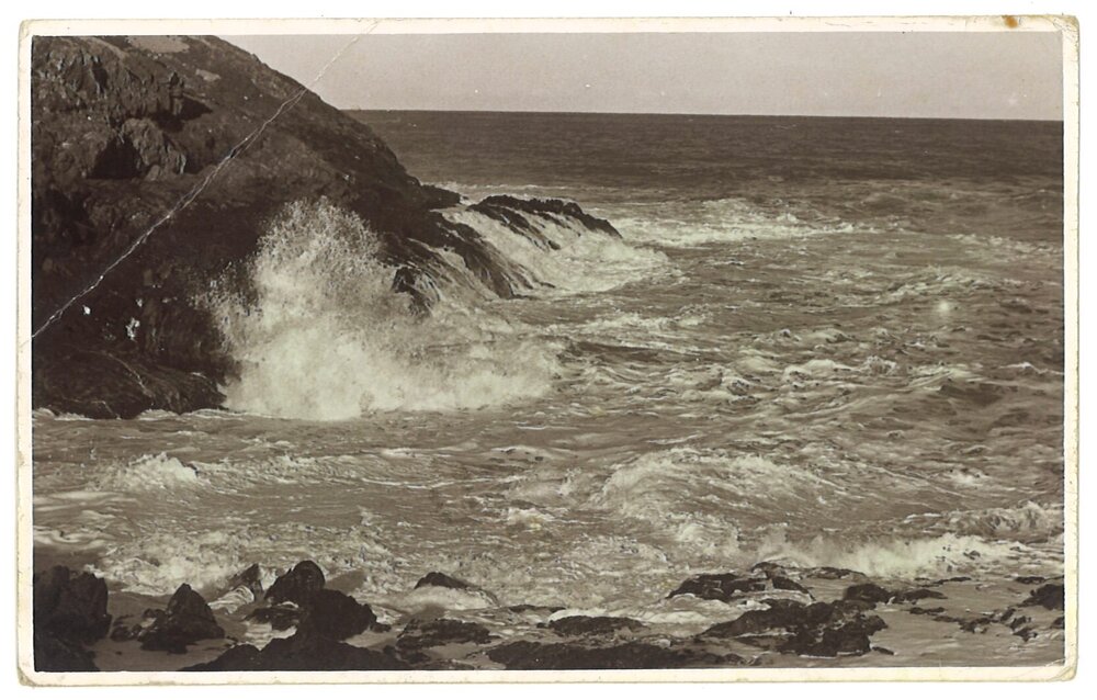 Waves crashing on rocks