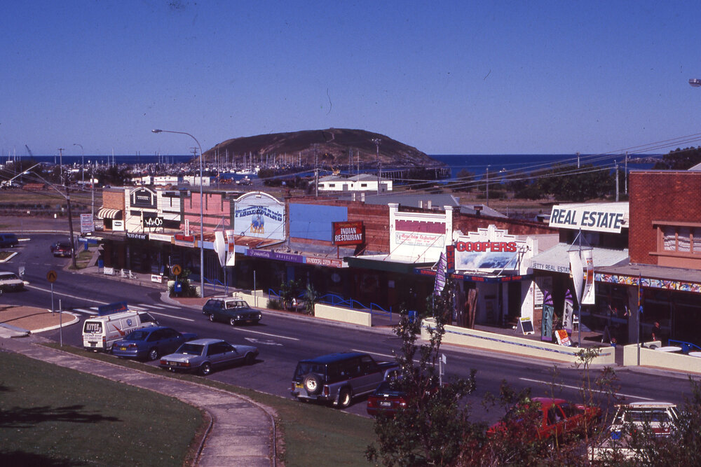 Jetty Restaurant and Shop Strip
