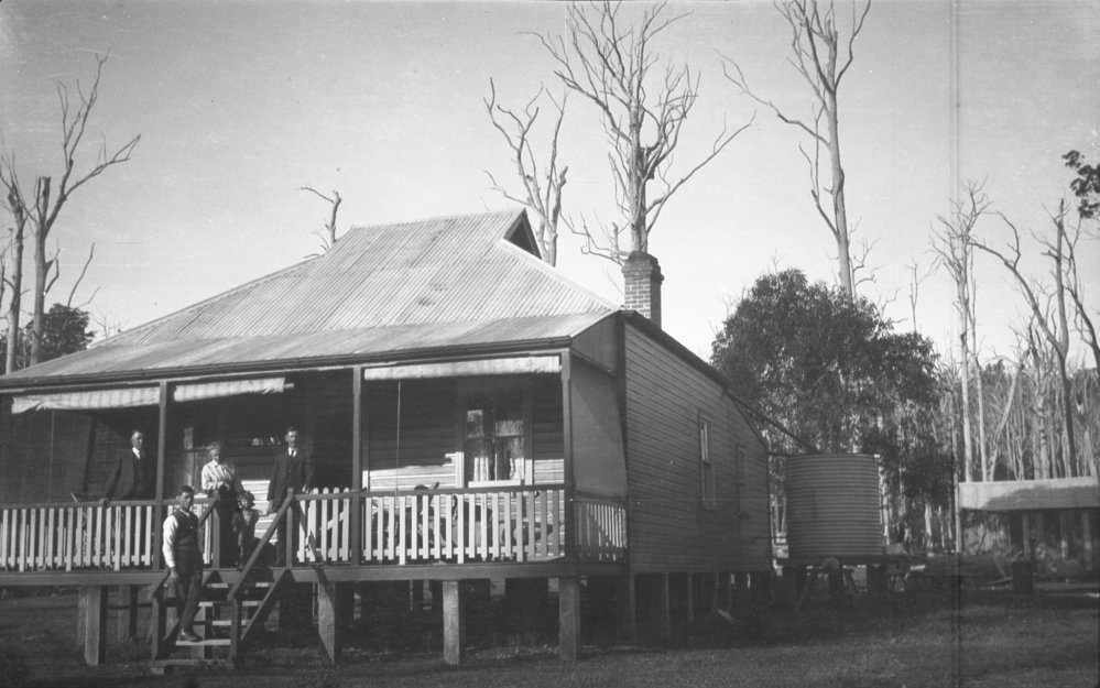 Julius Andersen and his wife at their home 'Myuna', 28 May 1922