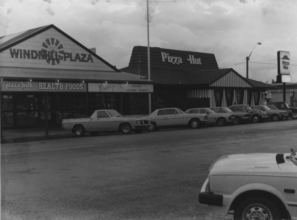 Windmill Plaza and Pizza Hut, 1983