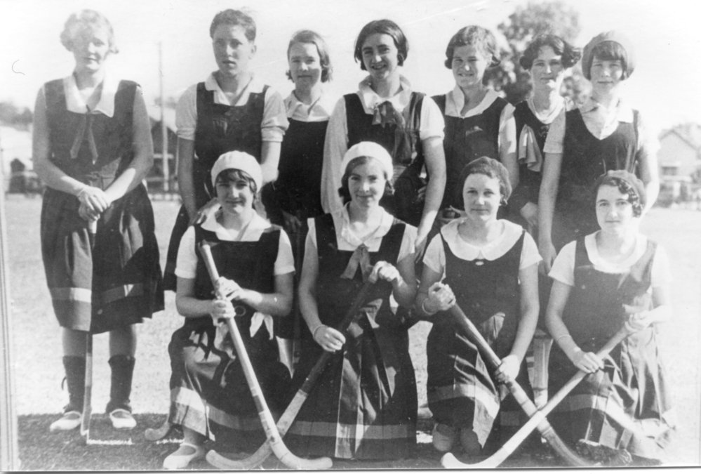Blackbird womens hockey team, 1920s