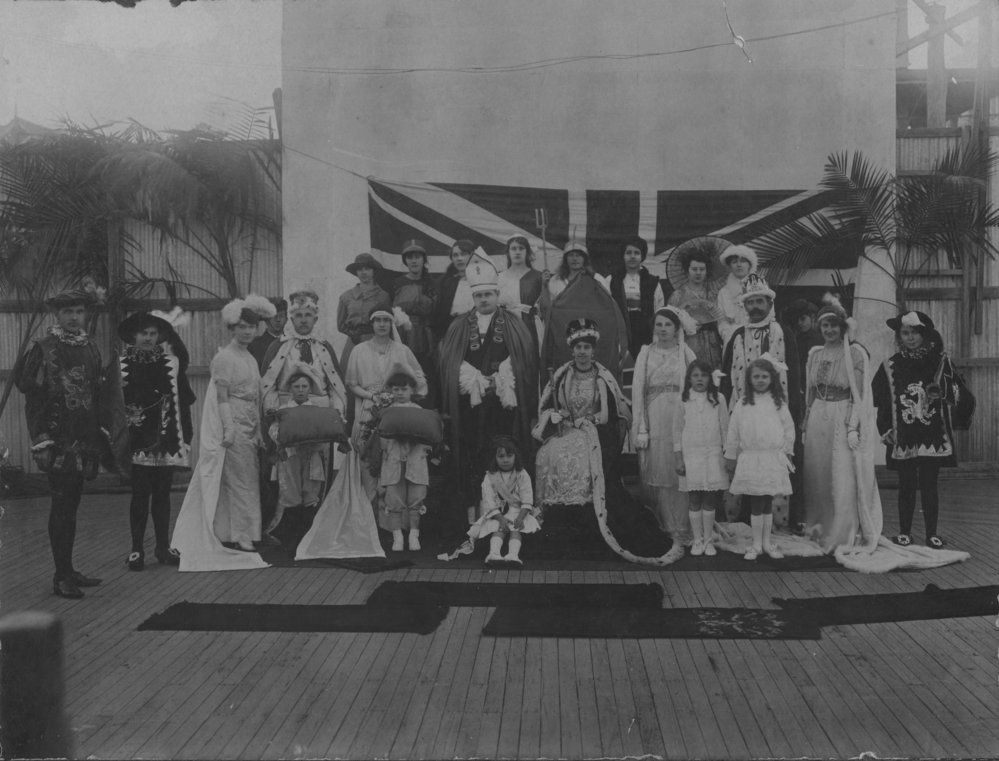 Queen of the Day Miss Semper Monahan with her retinue, 7 August 1916