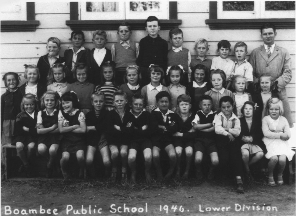 Assistant Teacher Edwin Dill with pupils of Boambee Public School Lower Division, 1946