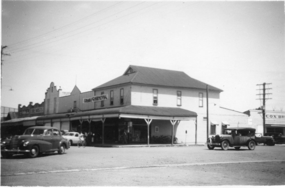 On the corner of High and Grafton Streets, 1930 