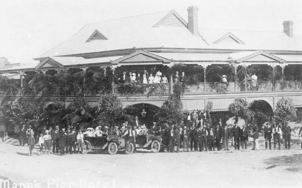 A celebration at Mann's Pier Hotel, Christmas Day 1912