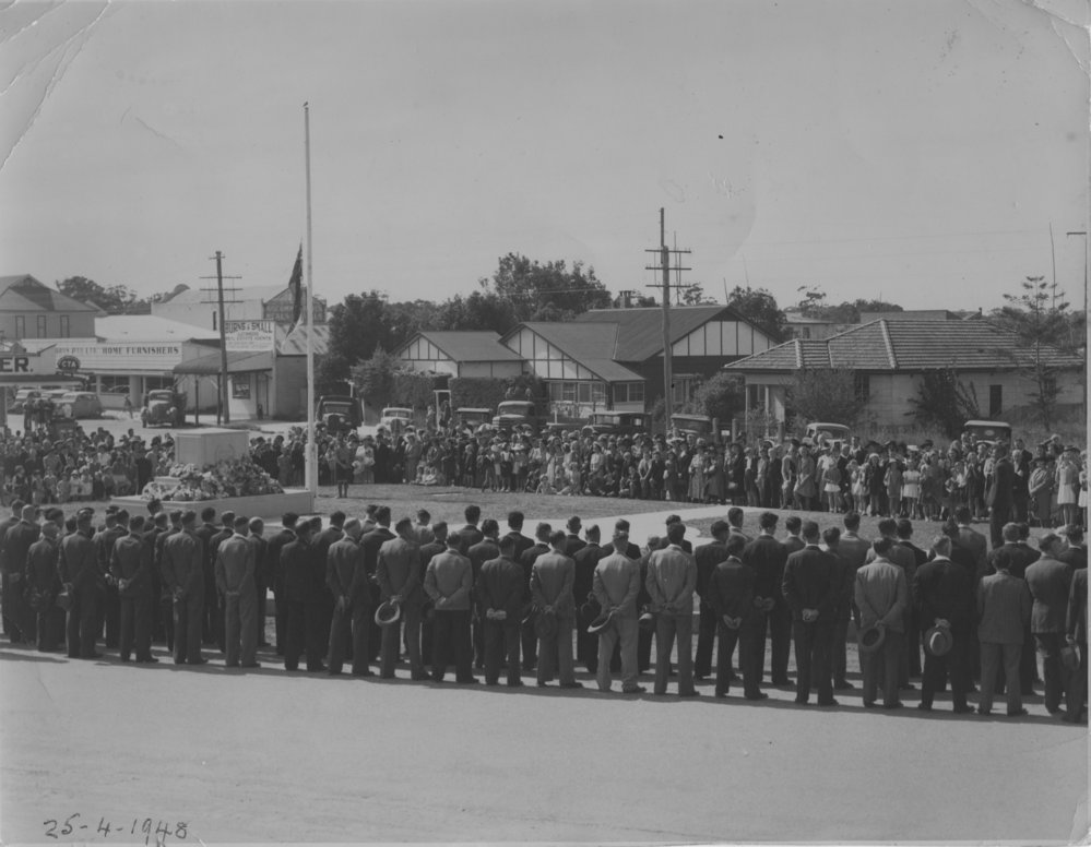 Crowd at the ANZAC Day ceremony, 25 April 1948 