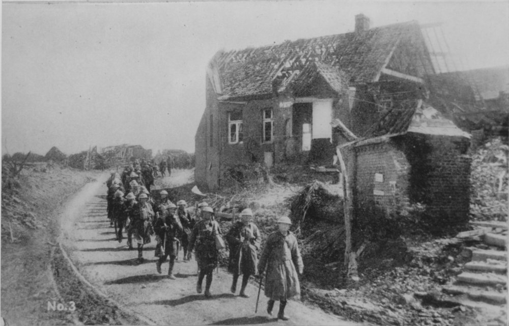 Procession of soldiers during World War I, 1917