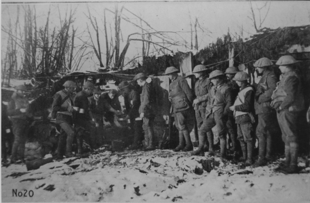 Soldiers being fed during World War I, 1917