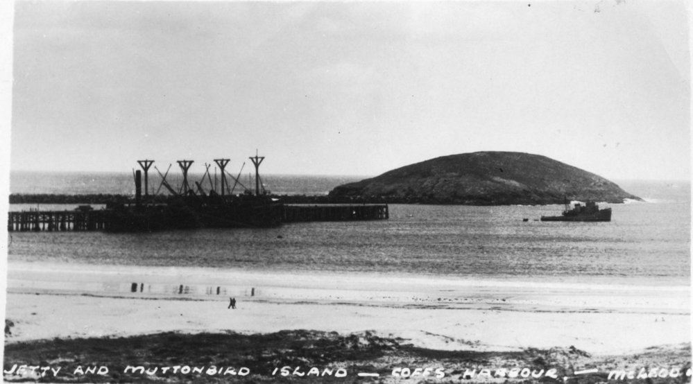 Looking across the Jetty Beach foreshore towards Muttonbird Island, c.1930