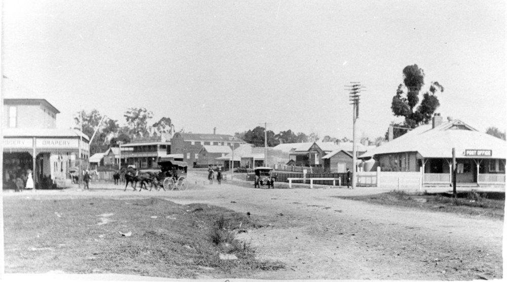 Looking south towards the corner of Grafton and High Streets, 1910s