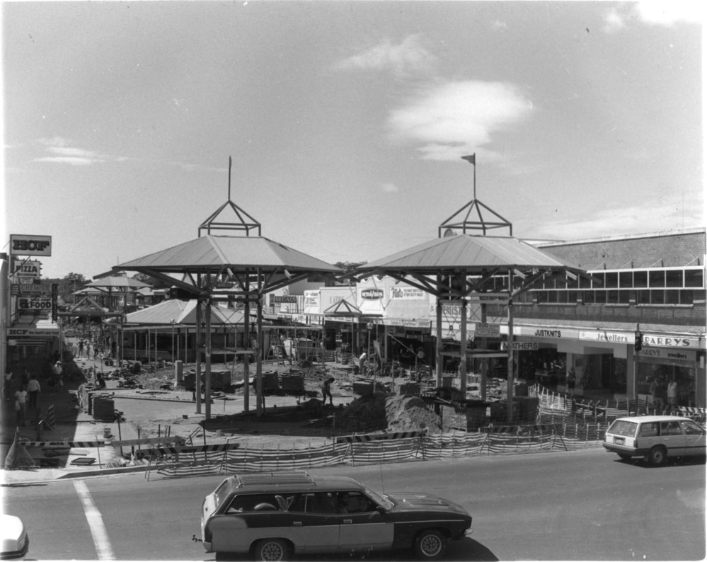 Construction underway at the western end of Coffs Harbour Mall, c.1986
