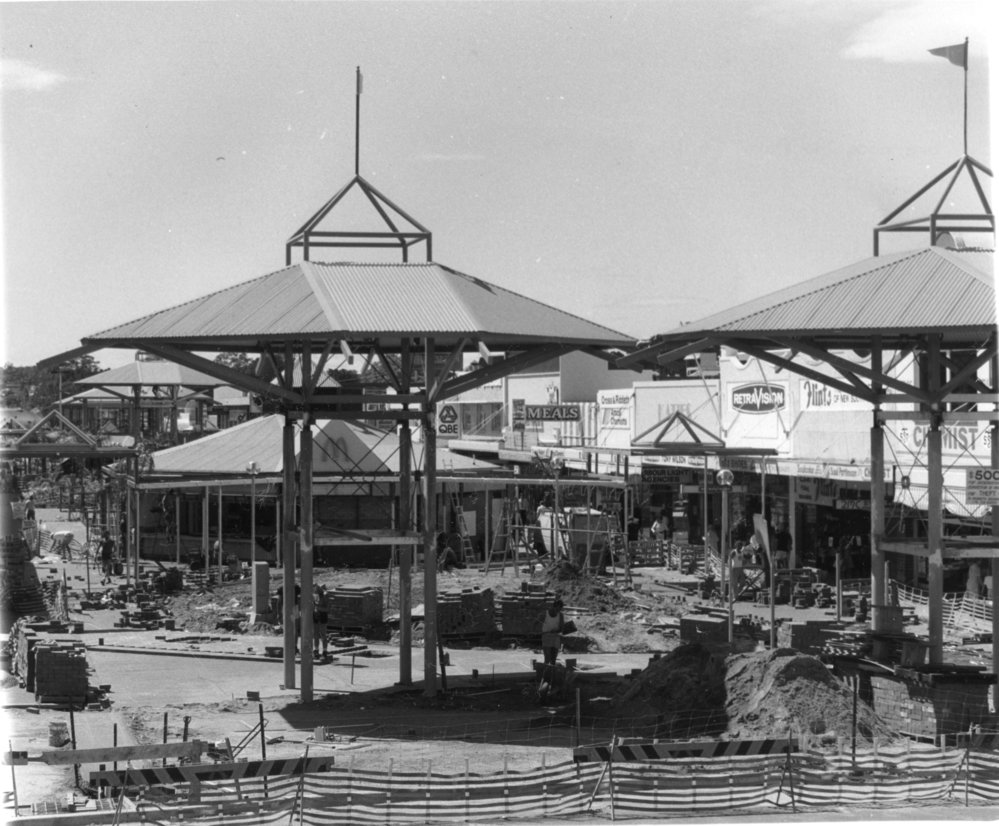 Construction underway at the western end of Coffs Harbour Mall, c.1986