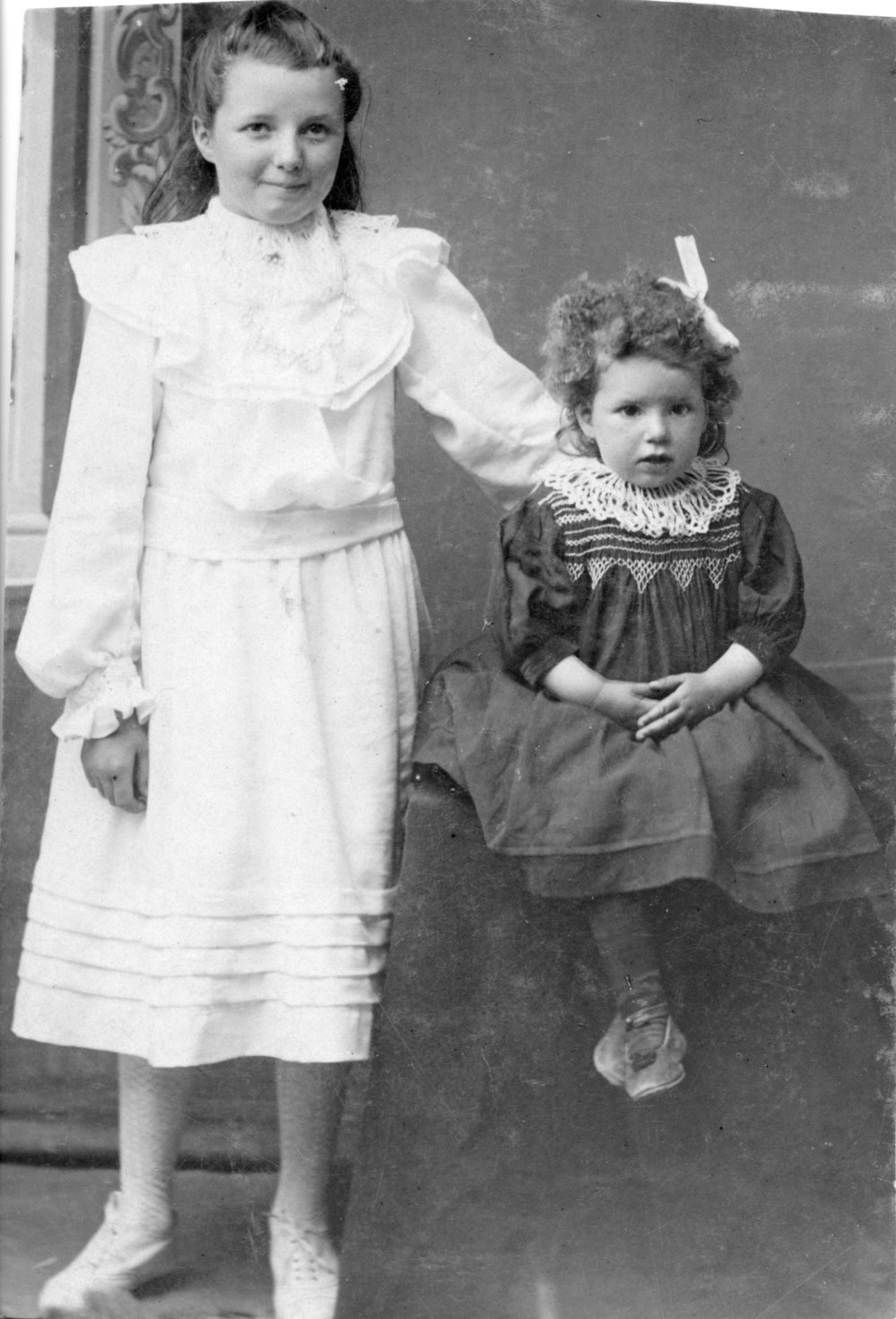 Portrait of Ivy Frost and Kathleen Black, 1913 