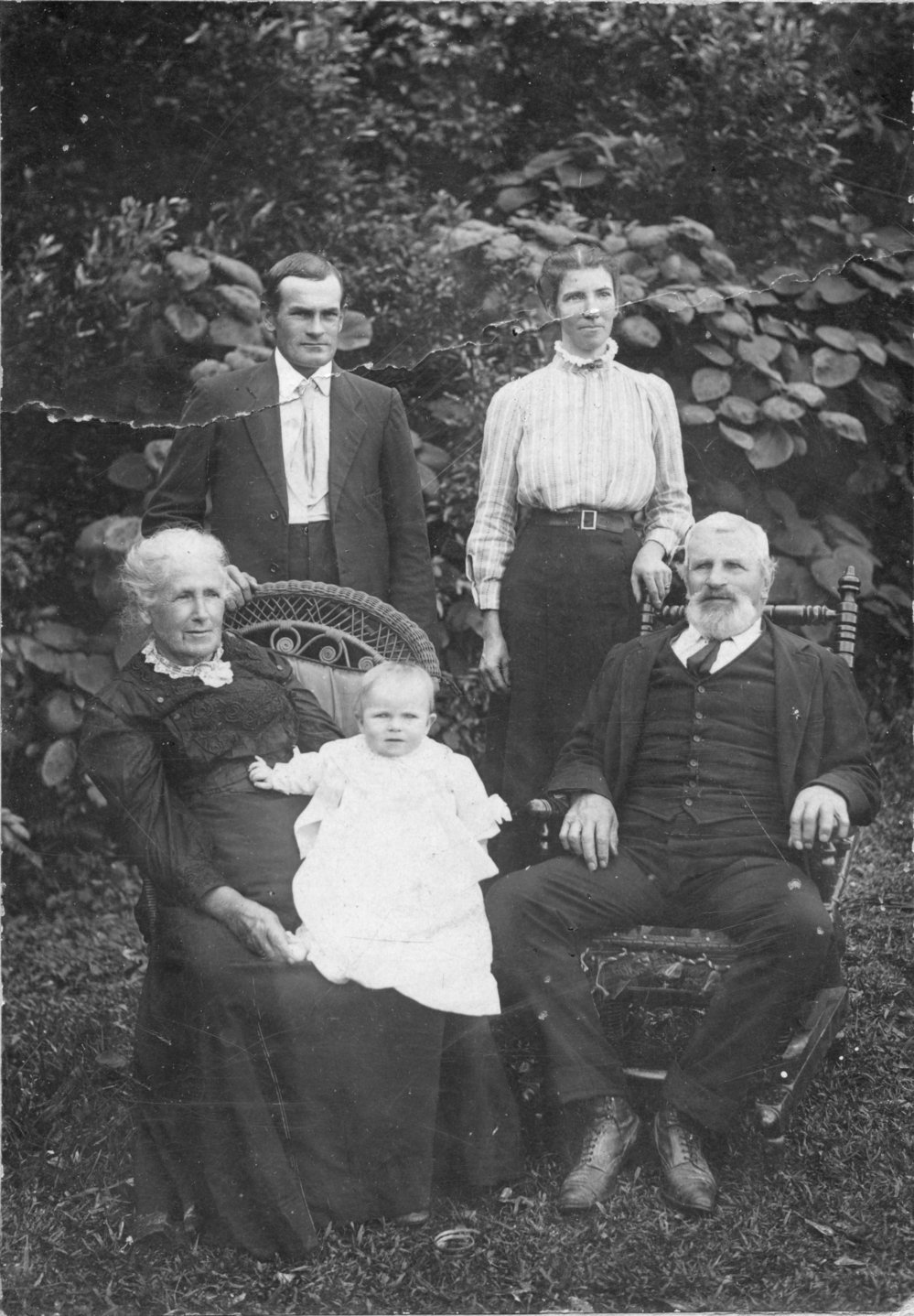 George and Margaret Stanlan with family members, Dairyville, 1915 