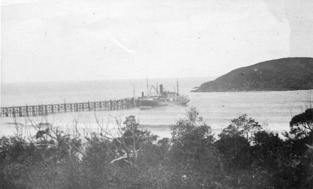 The SS Noorebar berthed at Coffs Jetty, 1908