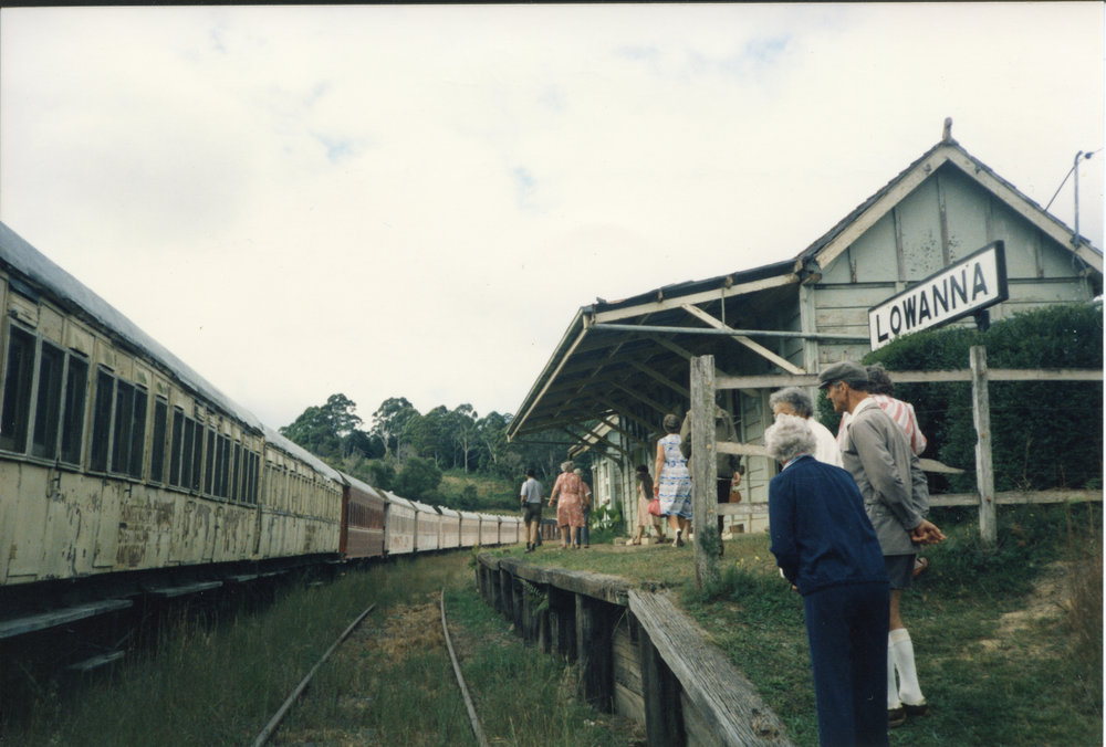 Lowanna Railway Station, 14 April 1986 