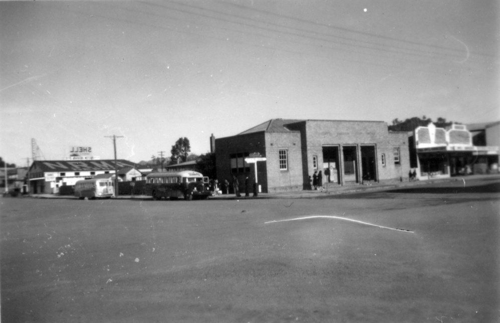 Bus parking outside the Post Office, Coffs Harbour, c.1945