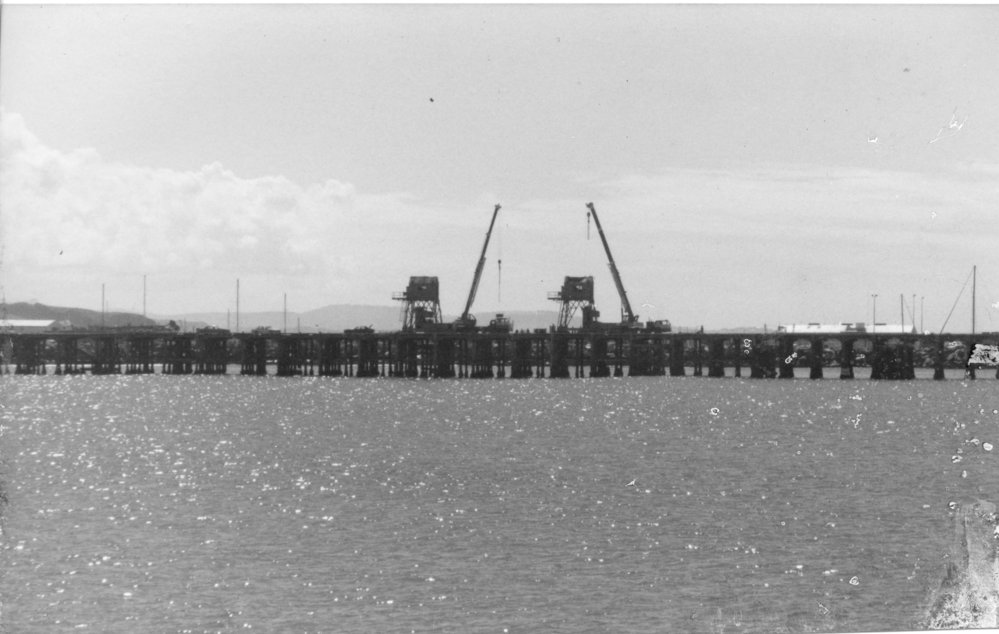 Decommissioned Stothert &amp; Pitt cranes on Coffs Jetty, 13 April 1984 