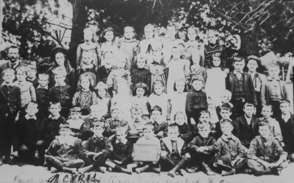 Bark Hut School at Wangaratta, 1905 