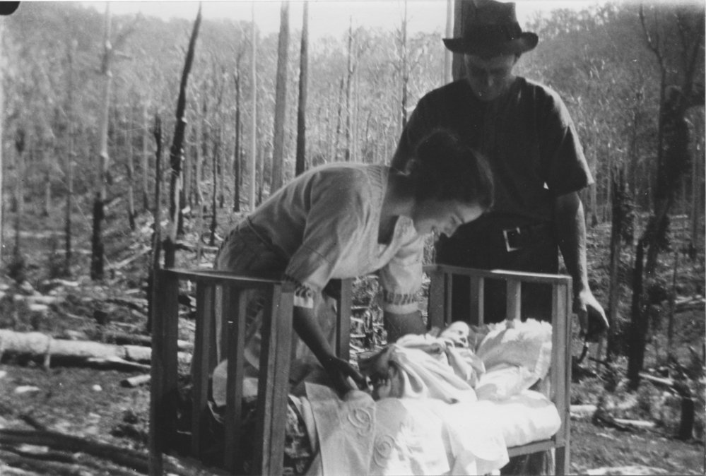 Edith and Eric Eckford with baby Harlie, 1923 