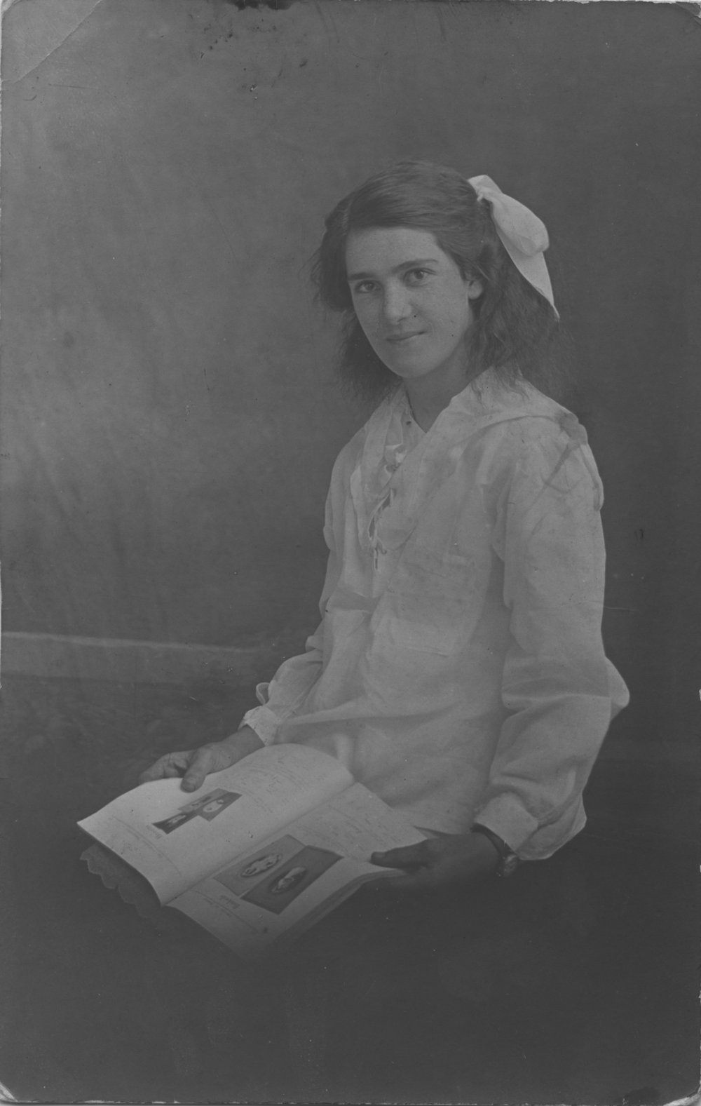 Portrait of Lola Frost, 1916
