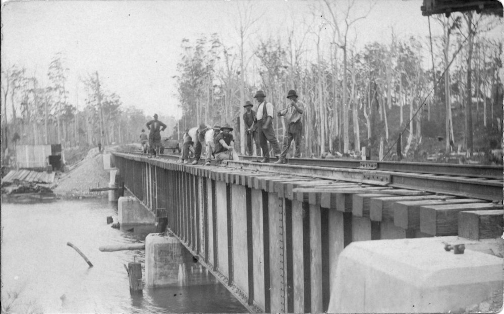 Railway bridge being built at Warrell Creek, c.1917