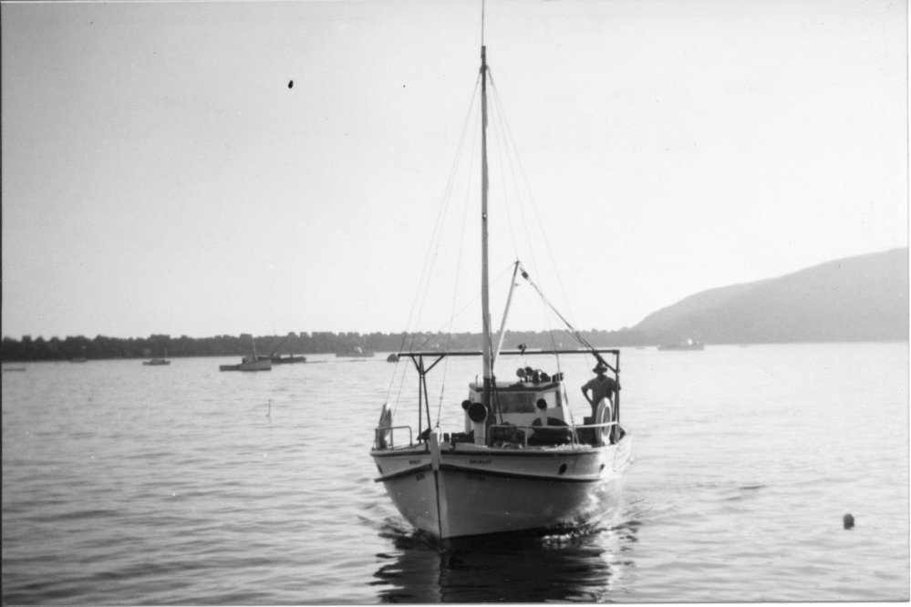 Tom Nelson on the "Shirley", 3 January 1960 